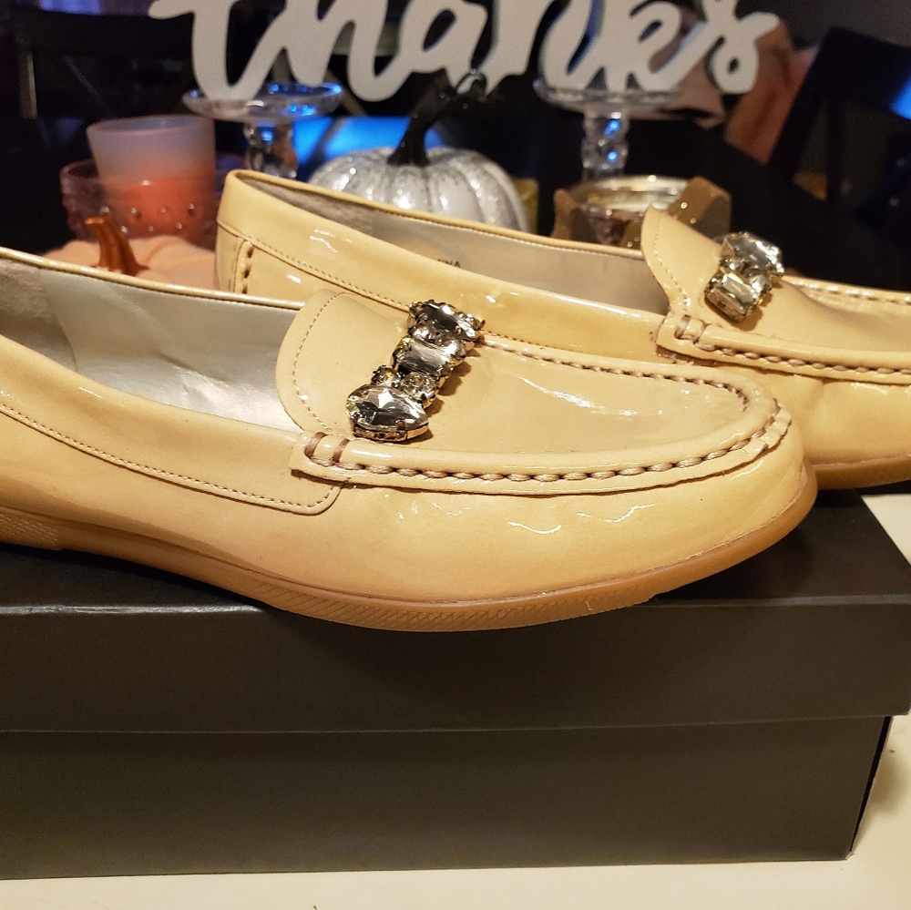 Tahari Shoes